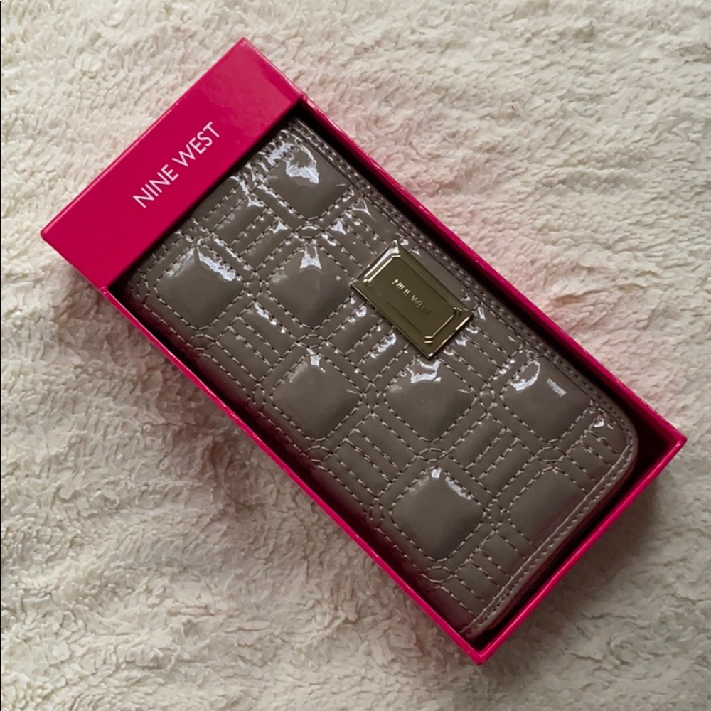 NWT Nine West Wallet Faux Leather Quilted Pattern